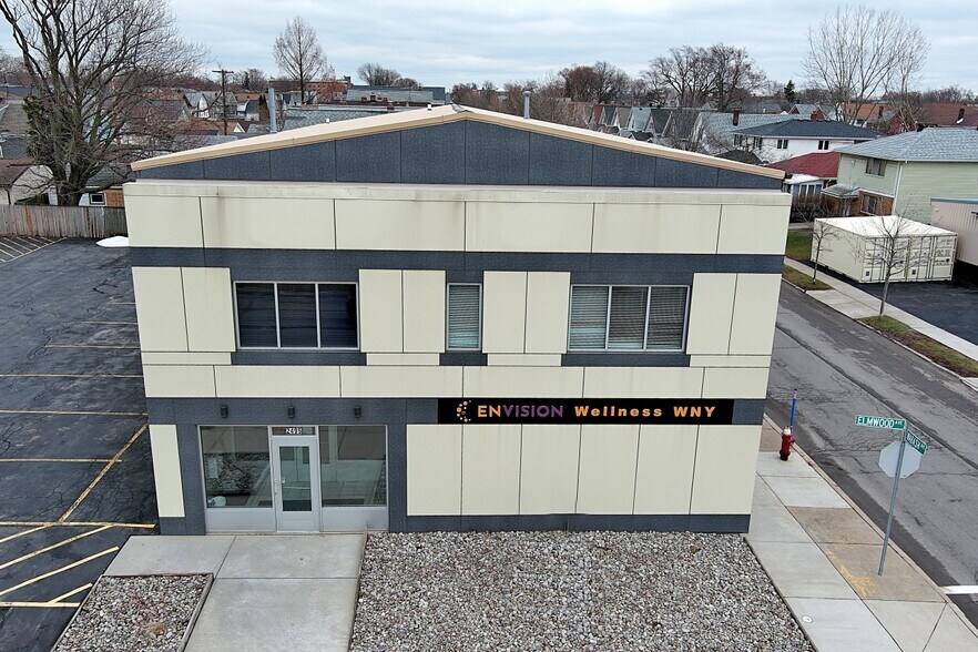 2495 Elmwood Ave, Buffalo, NY à vendre - Photo principale – Image 1 sur 56