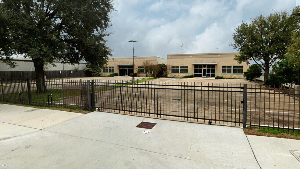 5629 Schumacher Ln, Houston, TX à vendre - Photo principale – Image 1 sur 2