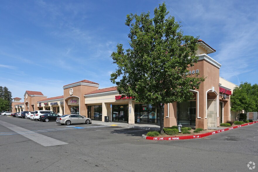 4454-4474 W Ashlan Ave, Fresno, CA à louer - Photo de l’immeuble – Image 2 sur 3