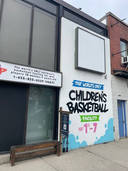 890 Danforth Ave, Toronto, ON à vendre - Photo de l’immeuble – Image 3 sur 8