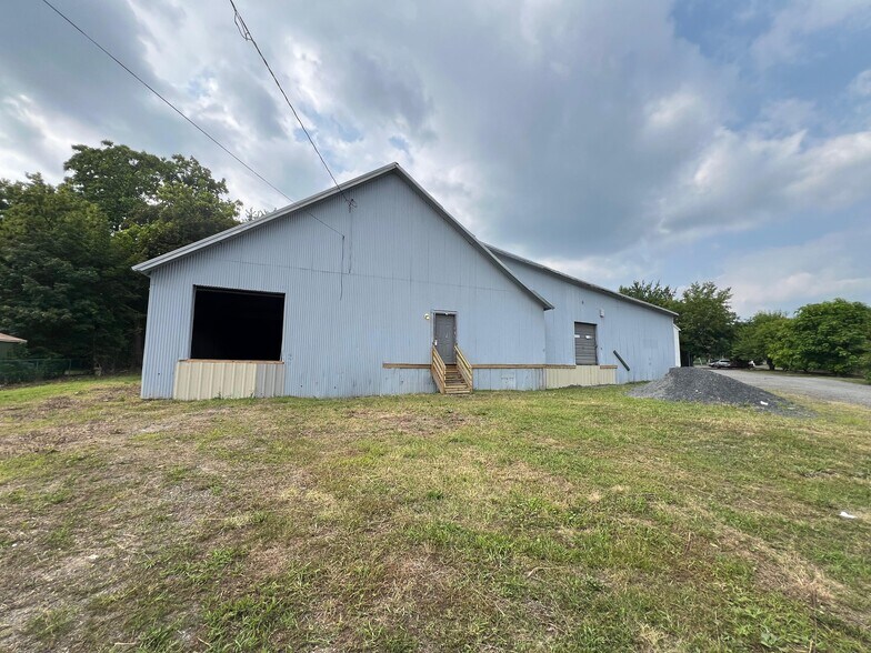 75 Cottage St, Middletown, NY à vendre - Photo de l’immeuble – Image 2 sur 5