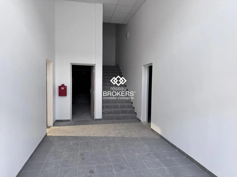Local commercial dans Gagny à louer - Photo de l’immeuble – Image 3 sur 4