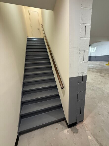 450 Timpson Pl, Bronx, NY à louer - Photo de l’immeuble – Image 2 sur 13