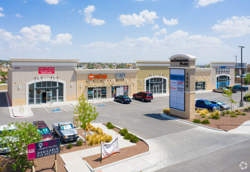 1550 N Zaragoza Rd, El Paso, TX à louer - Photo de l’immeuble – Image 3 sur 6