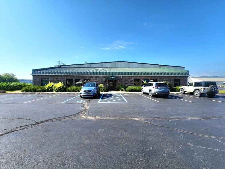 1531 W Tipton St, Seymour, IN à vendre - Photo de l’immeuble – Image 2 sur 21