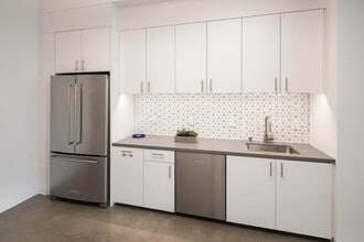 12265 El Camino Real, San Diego, CA à louer Photo intérieure– Image 2 sur 9