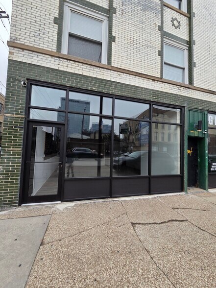 838-840 W Grand Ave, Chicago, IL à louer - Photo de l’immeuble – Image 2 sur 18