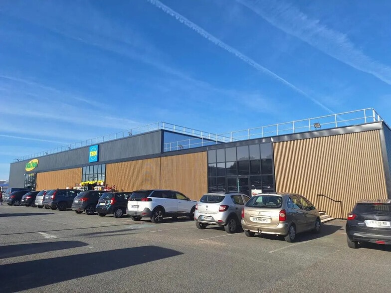 Local commercial dans Langon à louer - Photo de l’immeuble – Image 1 sur 5