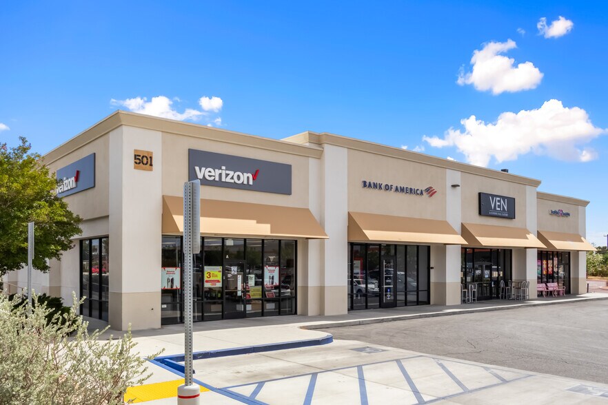 501 N China Lake Blvd, Ridgecrest, CA à vendre - Photo de l’immeuble – Image 1 sur 6