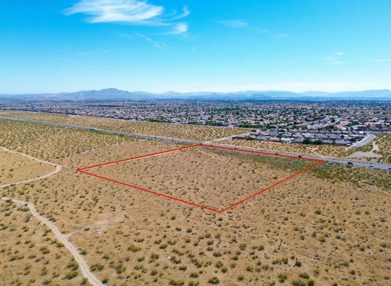 US HIGHWAY 395 ( X St. Bear Valley Rd.) Hwy, Victorville, CA à vendre - Photo principale – Image 1 sur 4