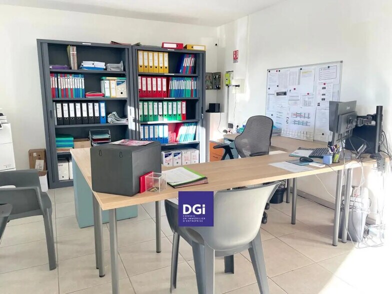 Bureau dans Nîmes à louer - Photo intérieure – Image 2 sur 7