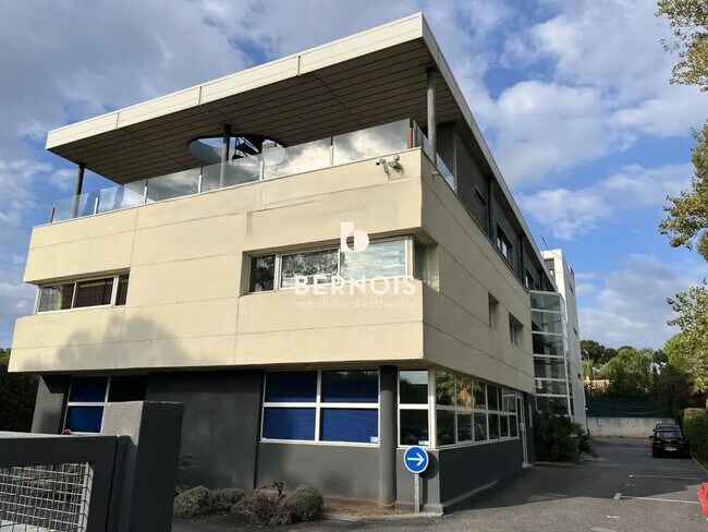 Plus de détails pour Bureau à vendre