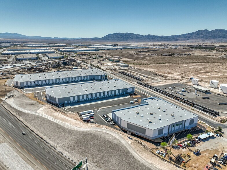 5070 E El Campo Grande Ave, Las Vegas, NV à louer - Photo de l’immeuble – Image 3 sur 7