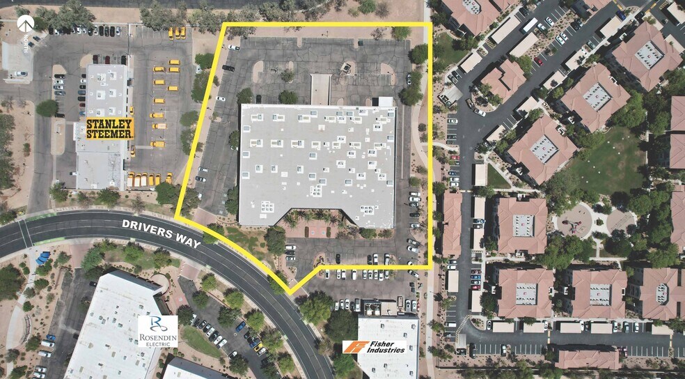 1310 W Drivers Way, Tempe, AZ à louer - Photo de l’immeuble – Image 2 sur 6
