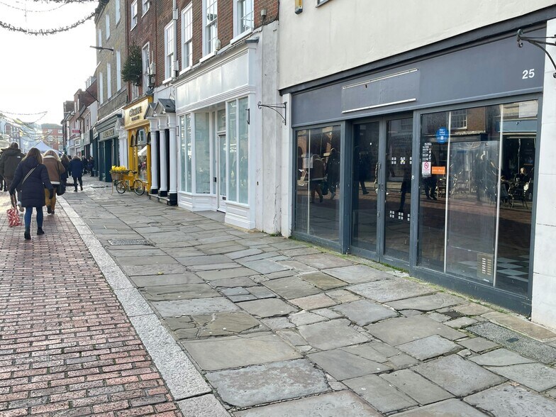 North St, Chichester à louer - Photo de l’immeuble – Image 2 sur 7