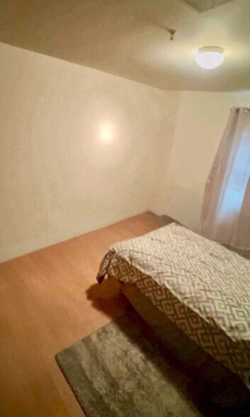 109-111 Fleming Ave, Newark, NJ à vendre - Vidéo sur l’annonce professionnelle – Image 2 sur 2
