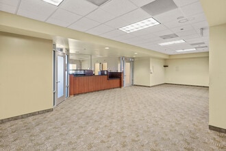 645 N Arlington Ave, Reno, NV à louer Photo intérieure– Image 2 sur 9