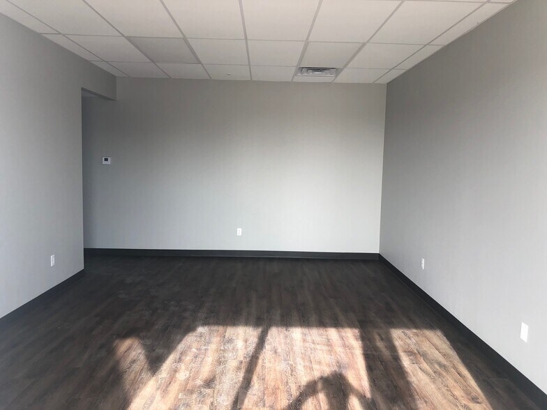 2207 N 17th St, Rogers, AR à louer - Photo intérieure – Image 3 sur 11