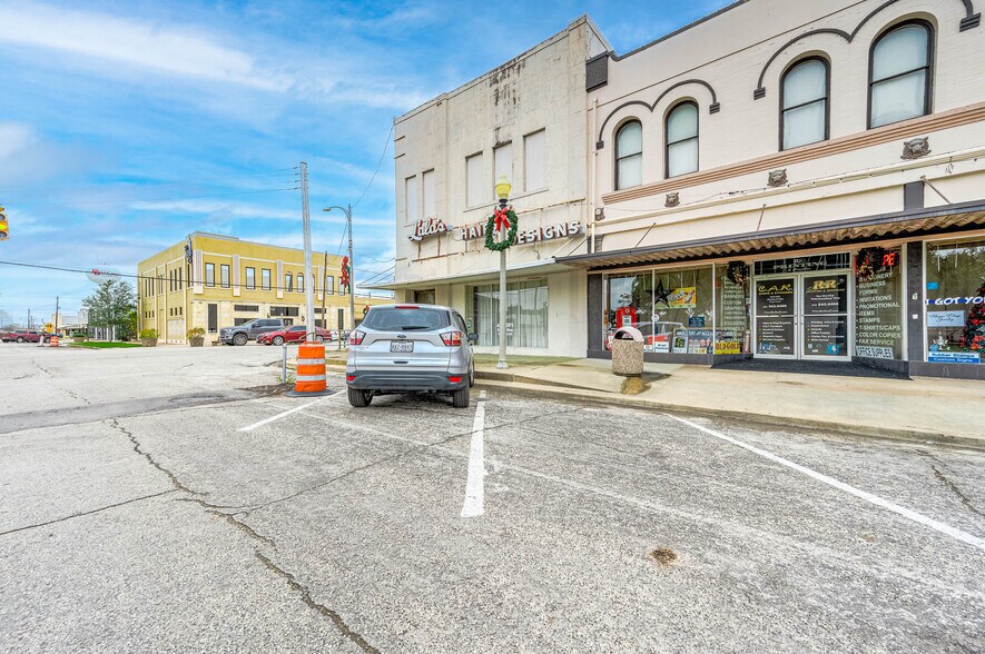 101 E Monseratte St, El Campo, TX à vendre - Photo de l’immeuble – Image 2 sur 39