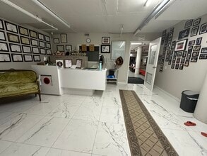 398 Steeles Ave W, Vaughan, ON à louer Photo de l’immeuble– Image 2 sur 4