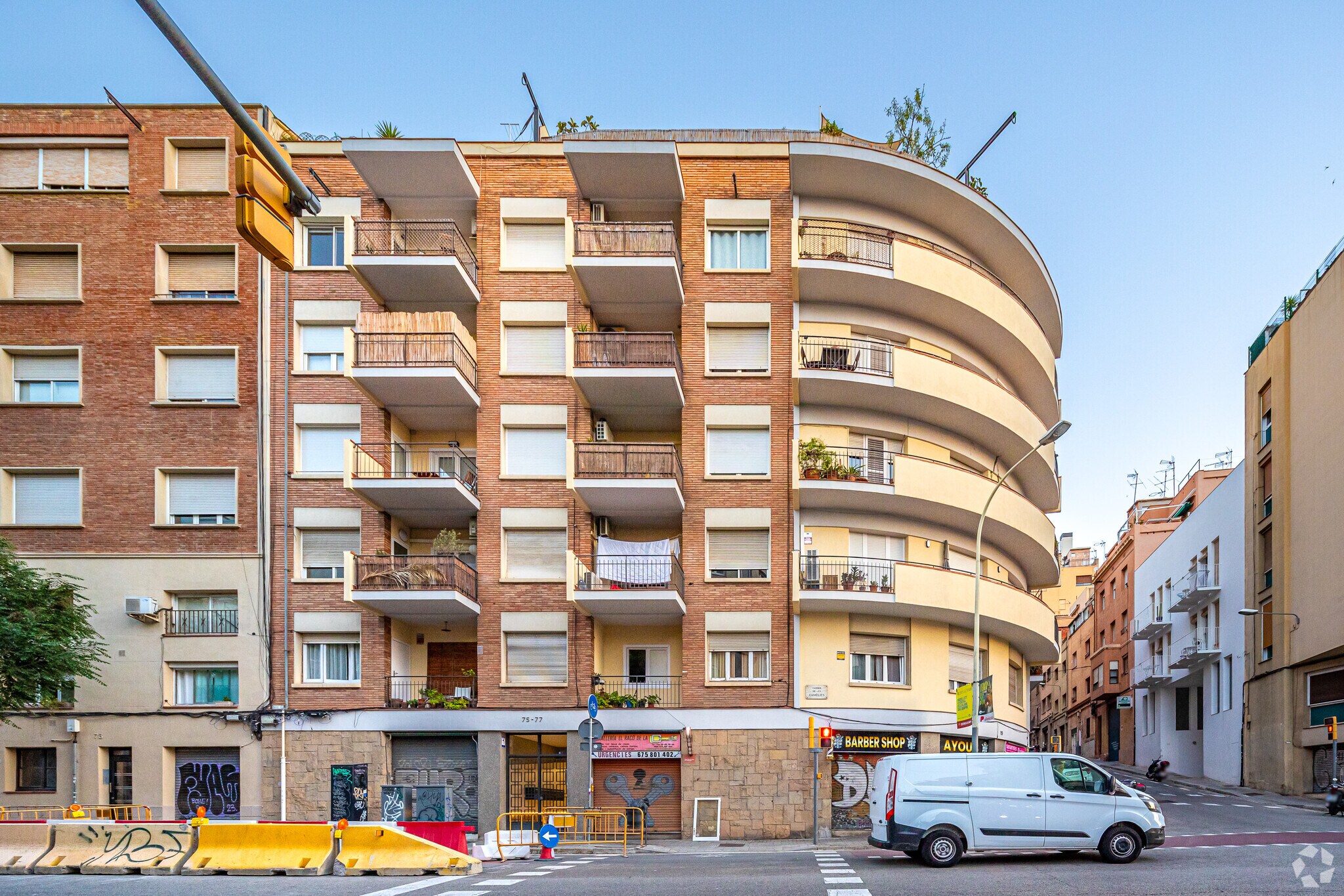 Carrer de les Camèlies, 75, Barcelone, Barcelona à louer Photo de l’immeuble– Image 1 sur 3