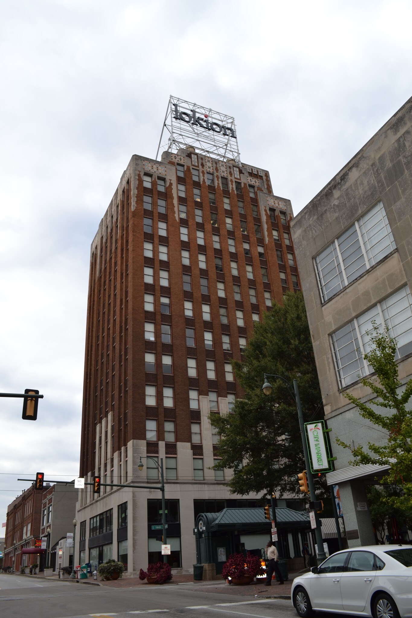 88 Union Ave, Memphis, TN à louer Photo de l’immeuble– Image 1 sur 2