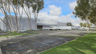 Plus de détails pour 15905-16107 Commerce Way, Cerritos, CA - Industriel/Logistique à louer