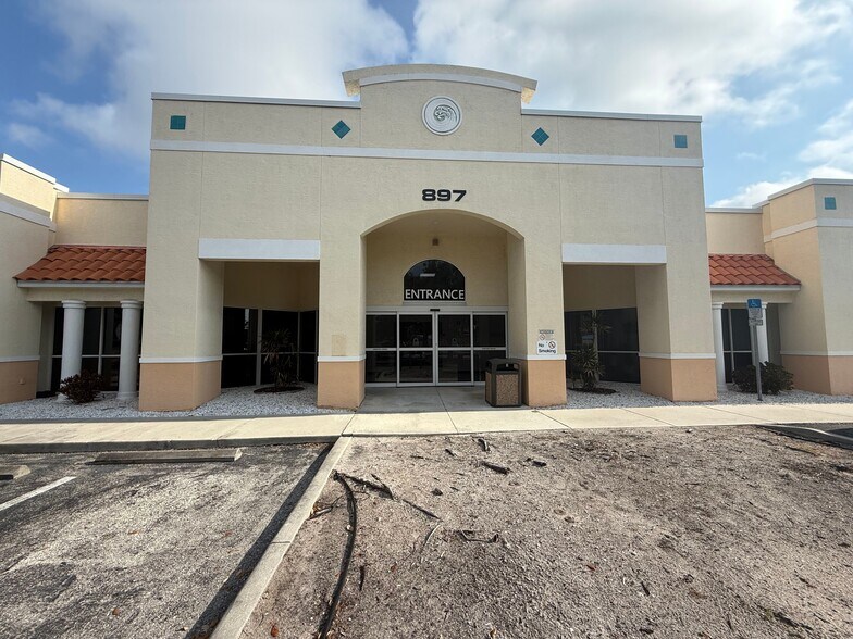 897 E Venice Ave, Venice, FL à louer - Photo de l’immeuble – Image 2 sur 19