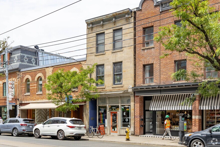 1024 Queen St W, Toronto, ON à louer - Photo de l’immeuble – Image 1 sur 7
