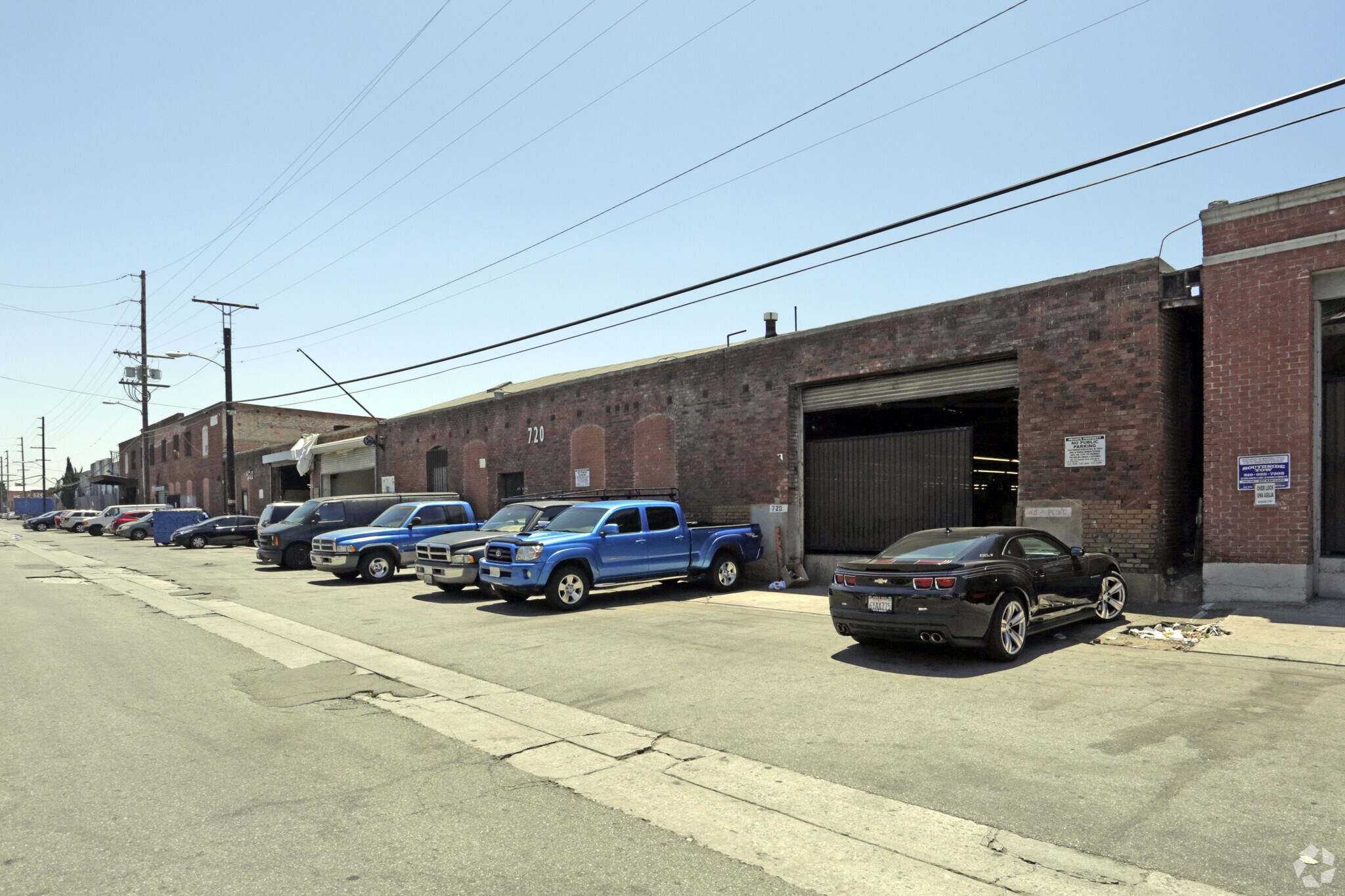 710-734 E 62nd St, Los Angeles, CA à louer Photo principale– Image 1 sur 35