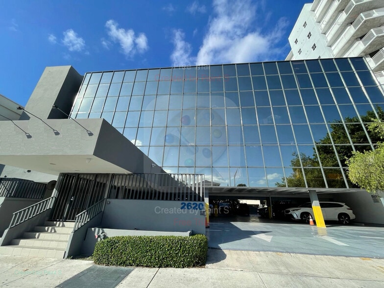 2620 SW 27th Ave, Miami, FL à louer - Photo de l’immeuble – Image 1 sur 19