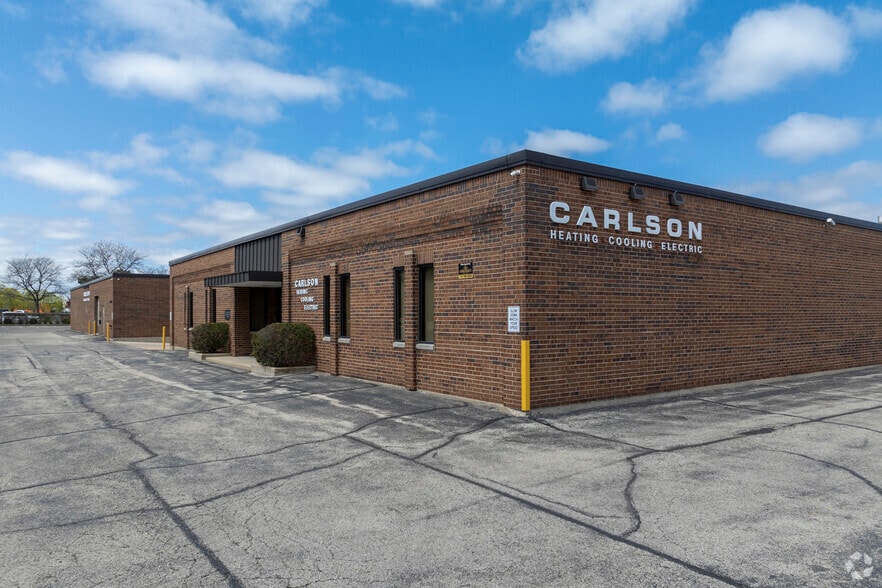 3340 W Lake Ave, Glenview, IL à louer - Photo de l’immeuble – Image 1 sur 7