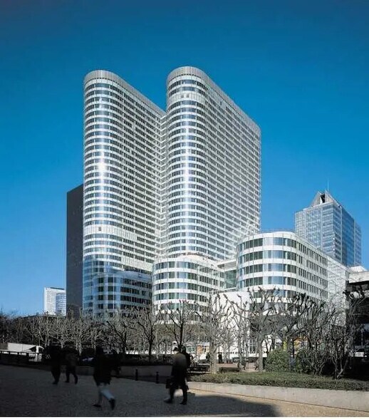 110 Esplanade Du Général De Gaulle, Courbevoie à louer - Photo de l’immeuble – Image 1 sur 23