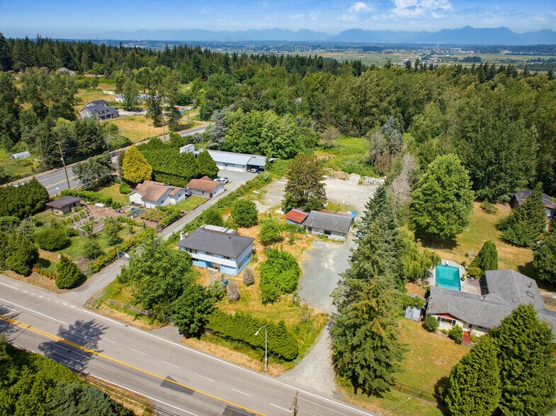 17643 24 Av, Surrey, BC à vendre - Photo de l’immeuble – Image 2 sur 6