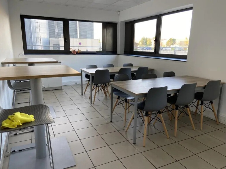 Industriel/Logistique dans Genas à louer - Photo intérieure – Image 3 sur 8