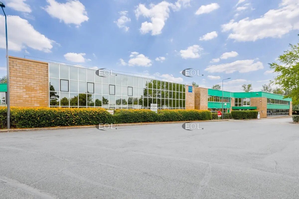 Local d’activités dans Saint-Thibault-des-Vignes à louer Photo de l’immeuble– Image 1 sur 12