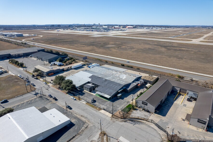 9503 Middlex Dr, San Antonio, TX à vendre - Photo de l’immeuble – Image 3 sur 43