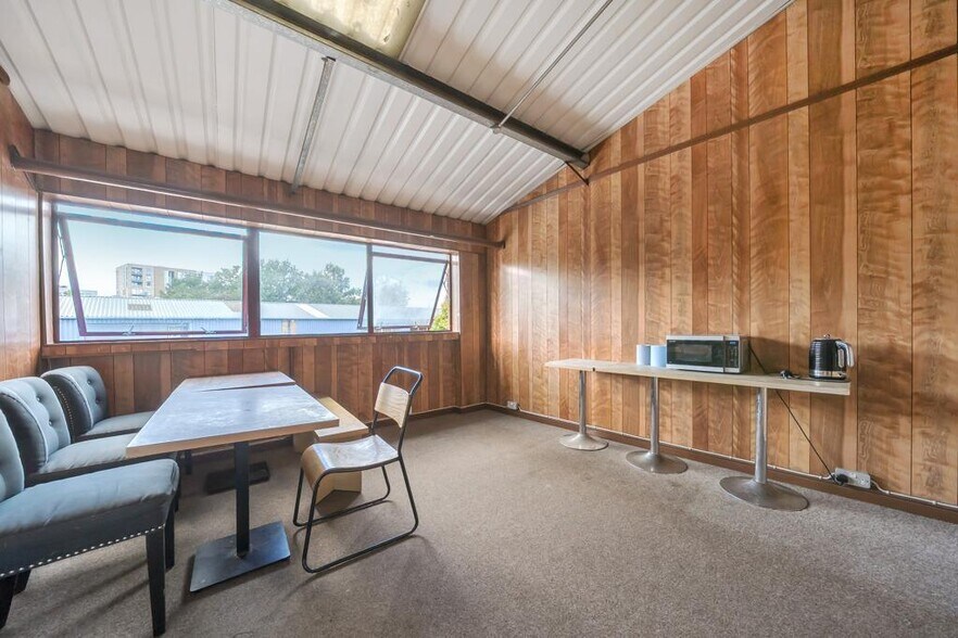 18 Lowden Rd, Londres à louer - Photo de l’immeuble – Image 3 sur 9