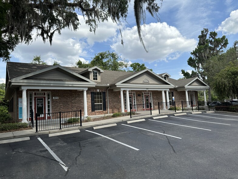 2801 SE 1st Ave, Ocala, FL à louer - Photo de l’immeuble – Image 2 sur 12