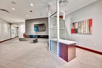 700 Dolwick Rd, Erlanger, KY à louer Photo intérieure– Image 2 sur 50