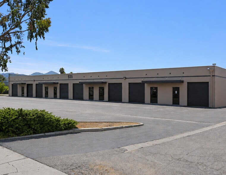 935 Bailey Ct, San Marcos, CA à louer - Photo de l’immeuble – Image 1 sur 5