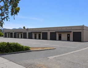 935 Bailey Ct, San Marcos, CA à louer Photo de l’immeuble– Image 2 sur 4