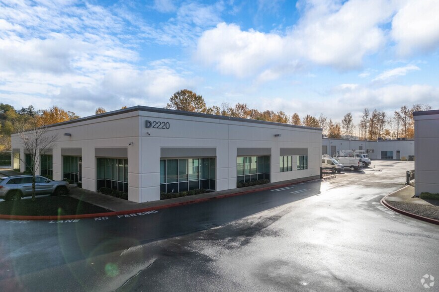 2200 Lind Ave SW, Renton, WA à louer - Photo de l’immeuble – Image 3 sur 5