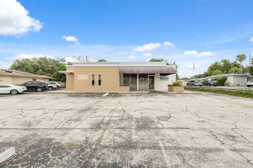 2101 Indian Rocks Rd, Largo, FL à vendre - Photo de l’immeuble – Image 2 sur 42