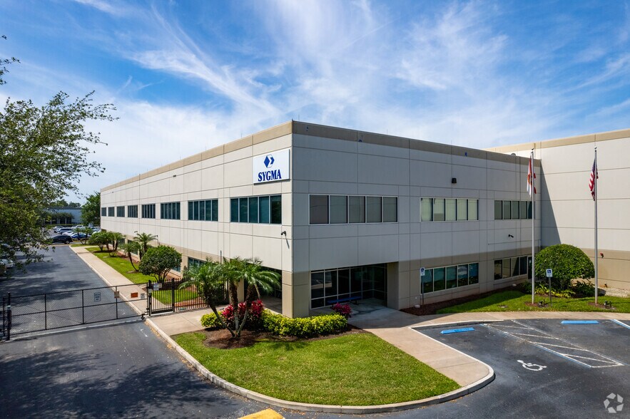 2100 Consulate Dr, Orlando, FL à louer - Photo de l’immeuble – Image 3 sur 8