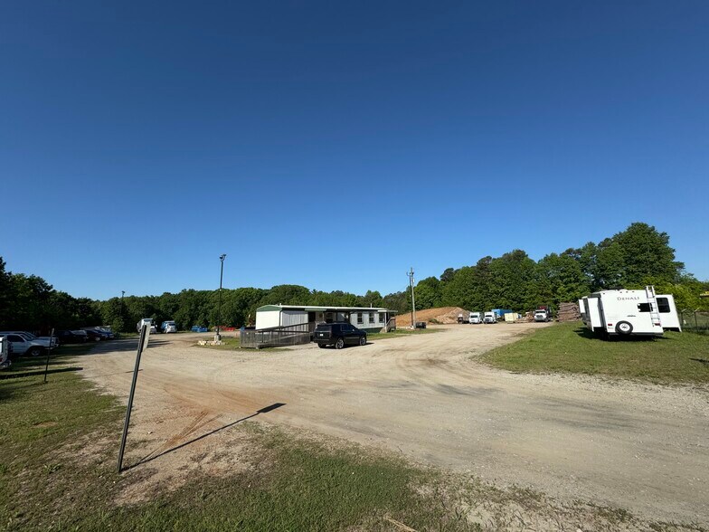 1320 Candler Hwy, Gainesville, GA à louer - Photo de l’immeuble – Image 3 sur 4