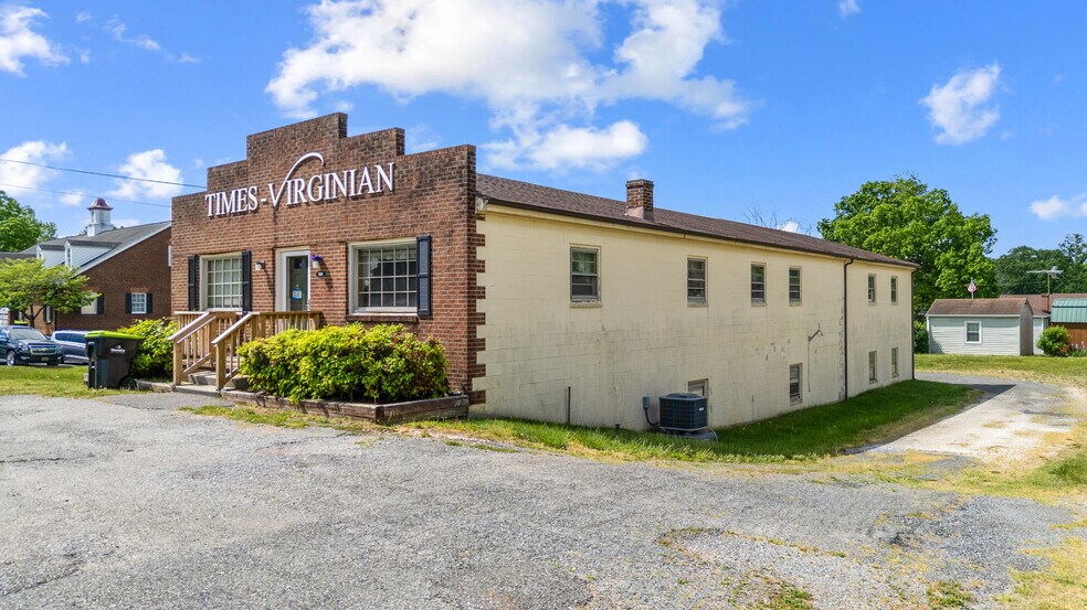 589 Court St, Appomattox, VA à vendre - Photo de l’immeuble – Image 2 sur 28