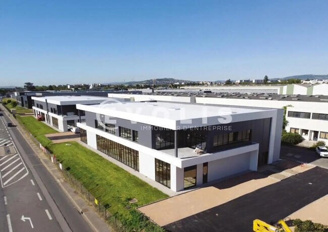 Plus de détails pour 465 Avenue De Joux, Arnas - Local d'activités à louer