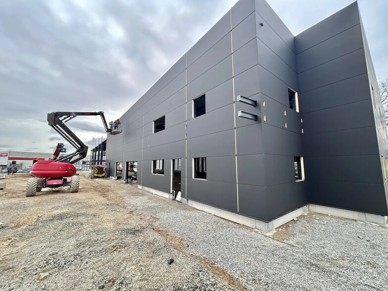 Local d’activités dans Auray à louer - Photo de la construction – Image 1 sur 2