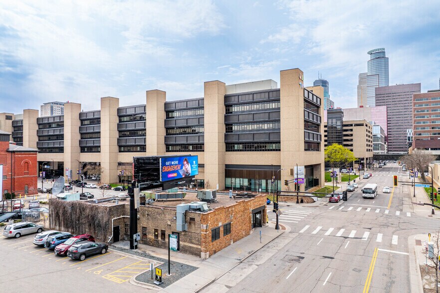 601 Chicago Ave, Minneapolis, MN à louer - Photo de l’immeuble – Image 3 sur 7